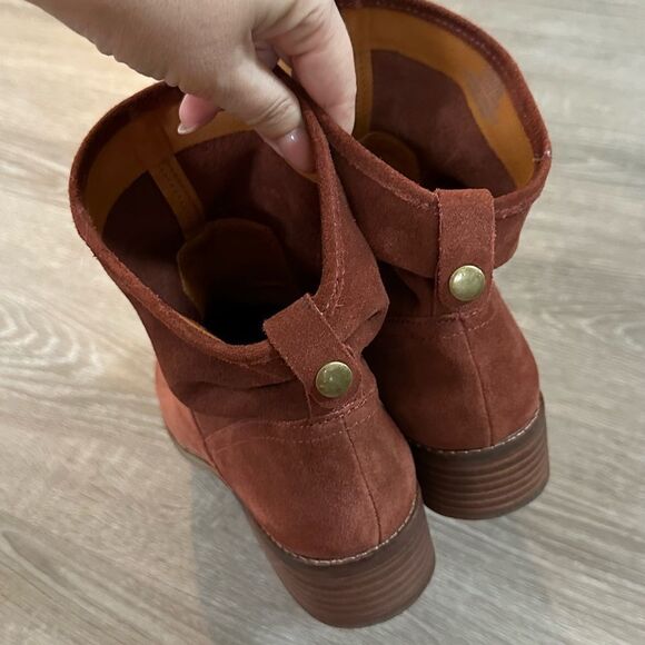 Lucky Brand Womens 8.5M Lollin Booties Brandy Suede Pointy Pull On Slouch - Picture 4 of 6